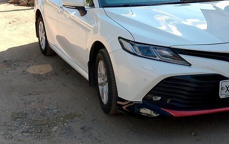 Toyota Camry, 2020 год, 2 700 000 рублей, 4 фотография