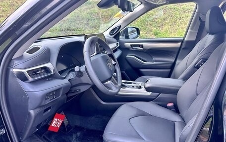 Toyota Highlander, 2025 год, 5 050 000 рублей, 14 фотография