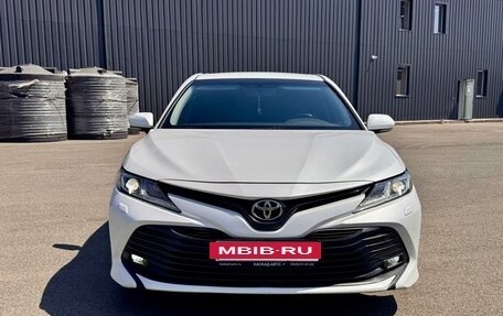 Toyota Camry, 2019 год, 2 600 000 рублей, 3 фотография
