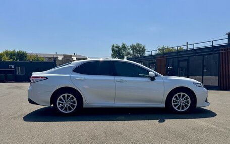 Toyota Camry, 2019 год, 2 600 000 рублей, 8 фотография