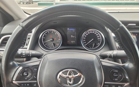 Toyota Camry, 2019 год, 2 600 000 рублей, 21 фотография