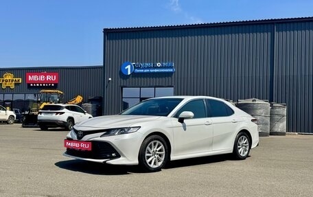 Toyota Camry, 2019 год, 2 600 000 рублей, 10 фотография