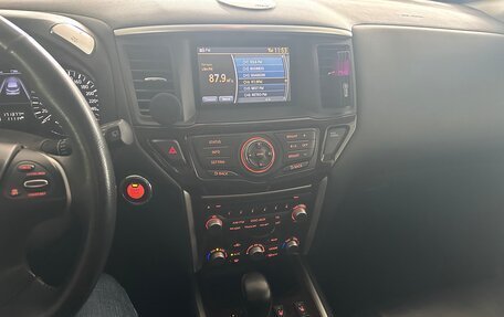 Nissan Pathfinder, 2014 год, 1 850 000 рублей, 13 фотография