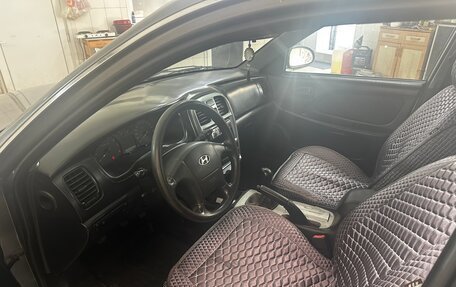 Hyundai Sonata IV рестайлинг, 2004 год, 300 000 рублей, 9 фотография
