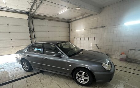 Hyundai Sonata IV рестайлинг, 2004 год, 300 000 рублей, 2 фотография