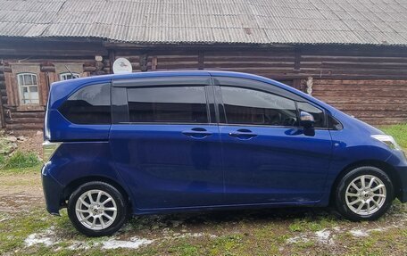 Honda Freed I, 2015 год, 1 210 000 рублей, 7 фотография