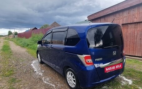 Honda Freed I, 2015 год, 1 210 000 рублей, 4 фотография