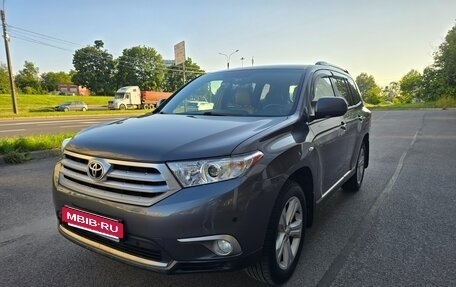 Toyota Highlander III, 2010 год, 1 600 000 рублей, 2 фотография