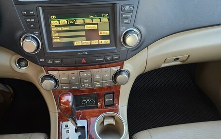 Toyota Highlander III, 2010 год, 1 600 000 рублей, 17 фотография