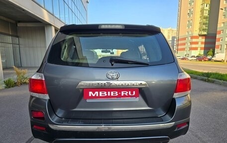 Toyota Highlander III, 2010 год, 1 600 000 рублей, 8 фотография