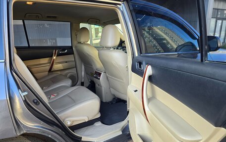Toyota Highlander III, 2010 год, 1 600 000 рублей, 26 фотография