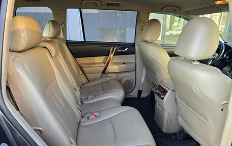 Toyota Highlander III, 2010 год, 1 600 000 рублей, 27 фотография