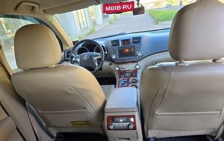 Toyota Highlander III, 2010 год, 1 600 000 рублей, 30 фотография