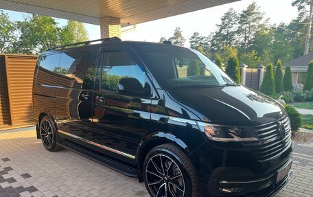 Volkswagen Multivan T6 рестайлинг, 2020 год, 7 800 000 рублей, 3 фотография