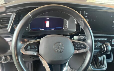 Volkswagen Multivan T6 рестайлинг, 2020 год, 7 800 000 рублей, 11 фотография