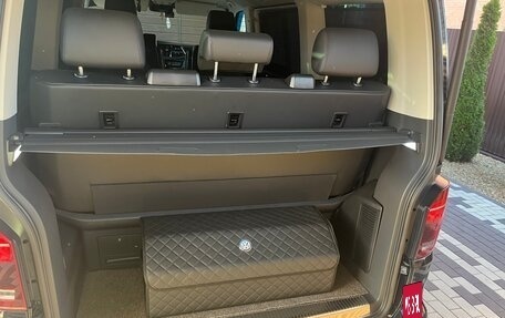 Volkswagen Multivan T6 рестайлинг, 2020 год, 7 800 000 рублей, 17 фотография