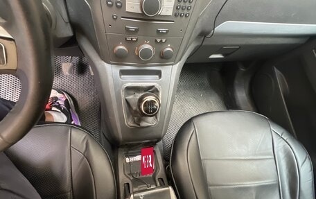 Opel Zafira B, 2006 год, 400 000 рублей, 11 фотография
