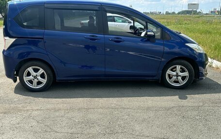 Honda Freed I, 2015 год, 1 350 000 рублей, 14 фотография