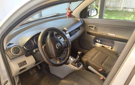 Mazda 2 III, 2003 год, 200 000 рублей, 2 фотография