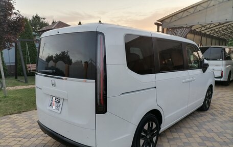 Honda Stepwgn, 2024 год, 2 950 000 рублей, 16 фотография