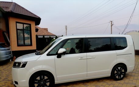 Honda Stepwgn, 2024 год, 2 950 000 рублей, 12 фотография