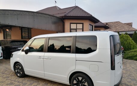 Honda Stepwgn, 2024 год, 2 950 000 рублей, 17 фотография