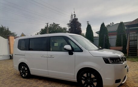 Honda Stepwgn, 2024 год, 2 950 000 рублей, 19 фотография