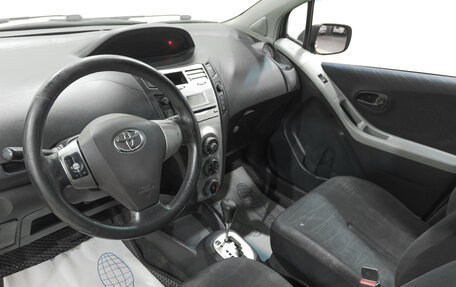 Toyota Yaris III рестайлинг, 2006 год, 559 000 рублей, 6 фотография