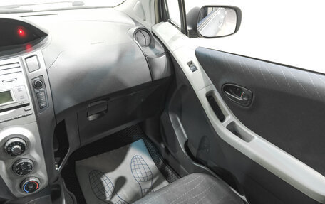 Toyota Yaris III рестайлинг, 2006 год, 559 000 рублей, 10 фотография