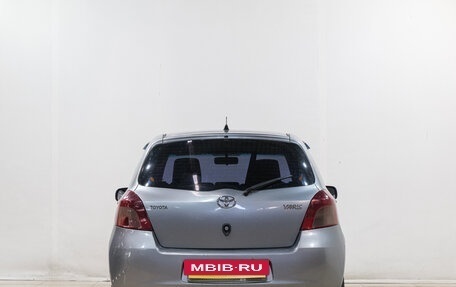 Toyota Yaris III рестайлинг, 2006 год, 559 000 рублей, 4 фотография