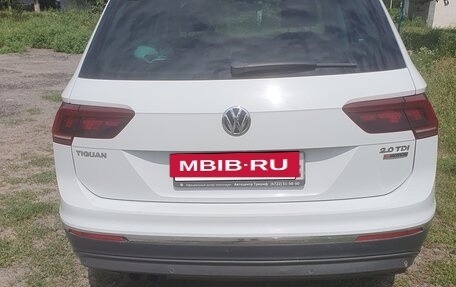 Volkswagen Tiguan II, 2017 год, 2 750 000 рублей, 2 фотография
