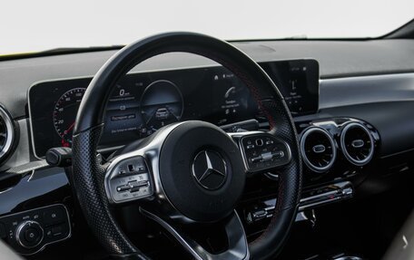 Mercedes-Benz A-Класс, 2019 год, 2 699 000 рублей, 17 фотография