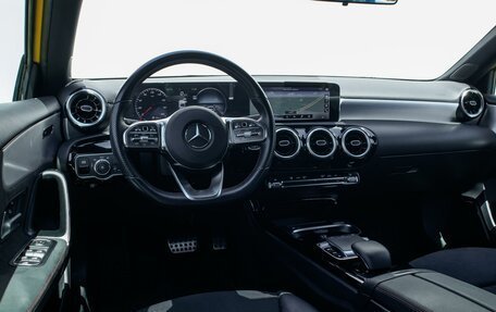 Mercedes-Benz A-Класс, 2019 год, 2 699 000 рублей, 11 фотография