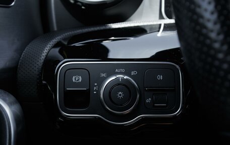 Mercedes-Benz A-Класс, 2019 год, 2 699 000 рублей, 32 фотография