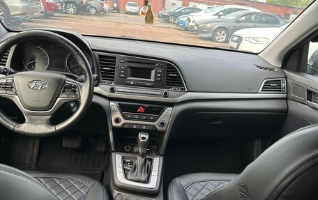 Hyundai Elantra VI рестайлинг, 2018 год, 1 580 000 рублей, 6 фотография