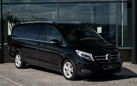 Mercedes-Benz V-Класс, 2015 год, 8 200 000 рублей, 2 фотография