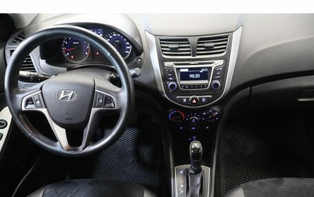 Hyundai Solaris II рестайлинг, 2015 год, 1 100 000 рублей, 9 фотография