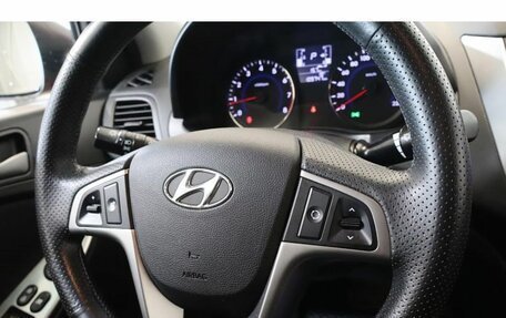 Hyundai Solaris II рестайлинг, 2015 год, 1 100 000 рублей, 8 фотография