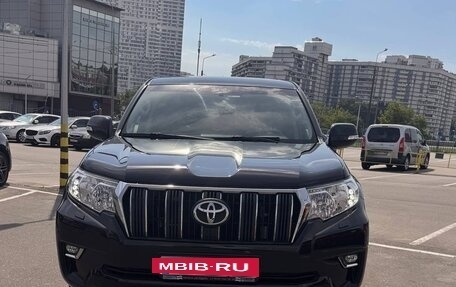 Toyota Land Cruiser Prado 150 рестайлинг 2, 2018 год, 3 850 000 рублей, 3 фотография