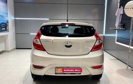 Hyundai Solaris II рестайлинг, 2013 год, 965 000 рублей, 6 фотография
