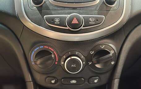 Hyundai Solaris II рестайлинг, 2013 год, 965 000 рублей, 17 фотография