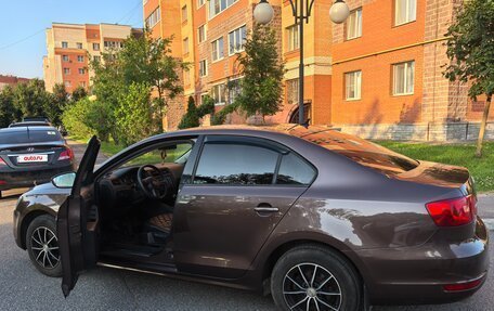 Volkswagen Jetta VI, 2014 год, 990 000 рублей, 3 фотография