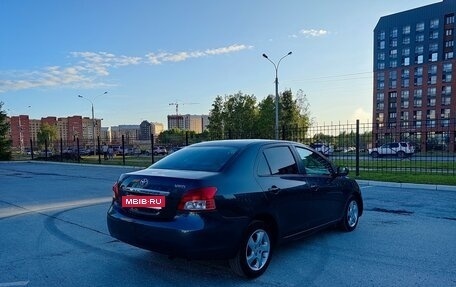 Toyota Yaris III рестайлинг, 2008 год, 740 000 рублей, 2 фотография