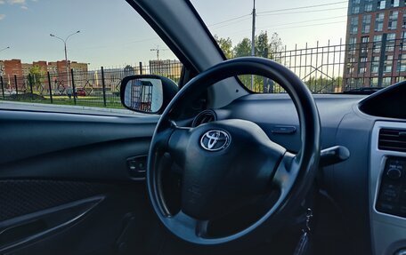 Toyota Yaris III рестайлинг, 2008 год, 740 000 рублей, 21 фотография