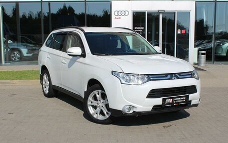 Mitsubishi Outlander III рестайлинг 3, 2013 год, 1 150 000 рублей, 3 фотография