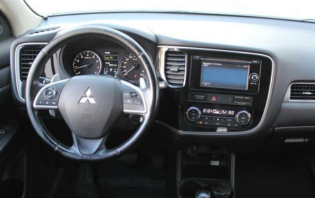 Mitsubishi Outlander III рестайлинг 3, 2013 год, 1 150 000 рублей, 17 фотография