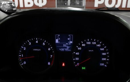 Hyundai Solaris II рестайлинг, 2015 год, 398 000 рублей, 13 фотография