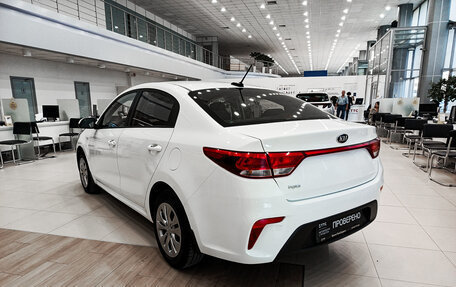 KIA Rio IV, 2017 год, 987 000 рублей, 8 фотография