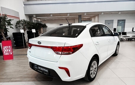 KIA Rio IV, 2017 год, 987 000 рублей, 6 фотография