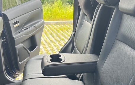 Mitsubishi Outlander III рестайлинг 3, 2014 год, 1 850 000 рублей, 7 фотография